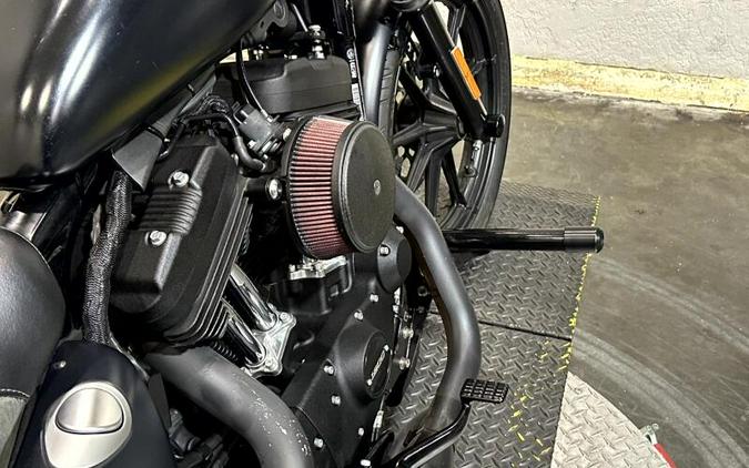 2007 Harley-Davidson® Sportster® 883 Low BLACK