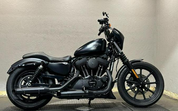 2007 Harley-Davidson® Sportster® 883 Low BLACK