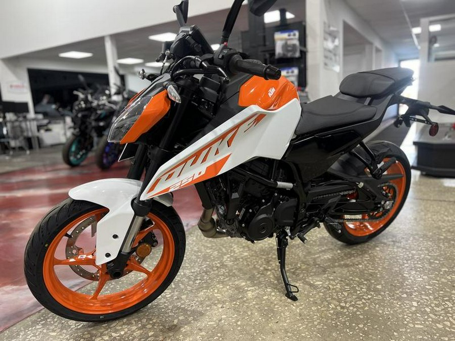 2024 KTM 250 Duke