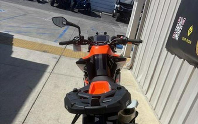 2022 KTM Duke 890 GP