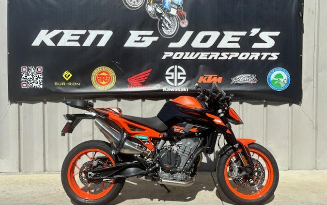 2022 KTM Duke 890 GP