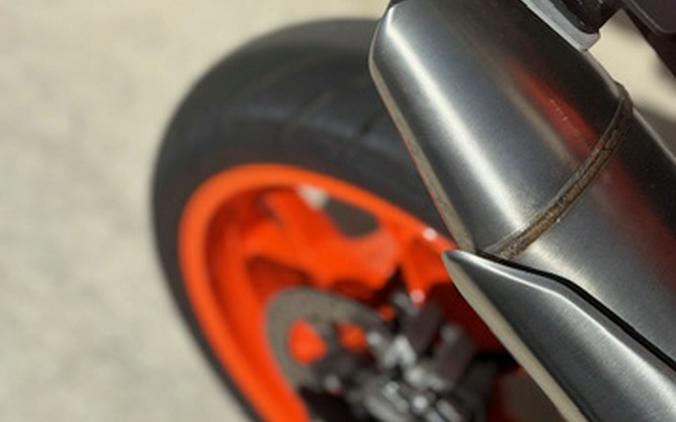 2022 KTM Duke 890 GP