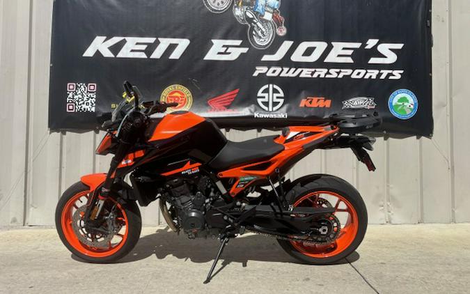 2022 KTM Duke 890 GP