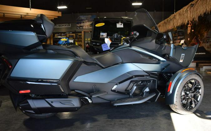2025 Can-Am® Spyder RT Limited Dark Wheels