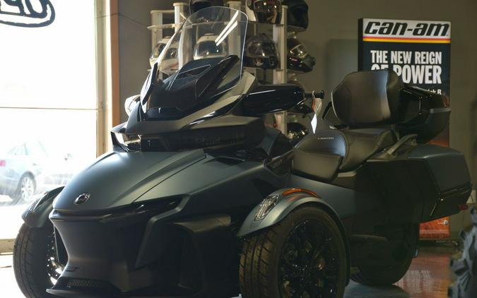 2025 Can-Am® Spyder RT Limited Dark Wheels