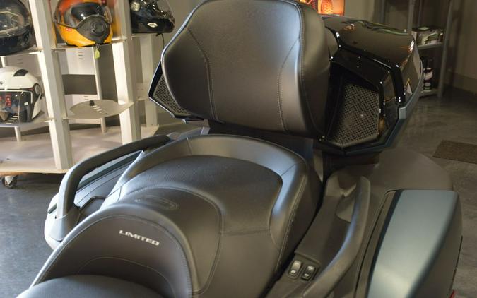 2025 Can-Am® Spyder RT Limited Dark Wheels
