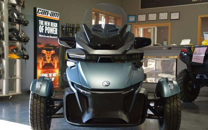 2025 Can-Am® Spyder RT Limited Dark Wheels