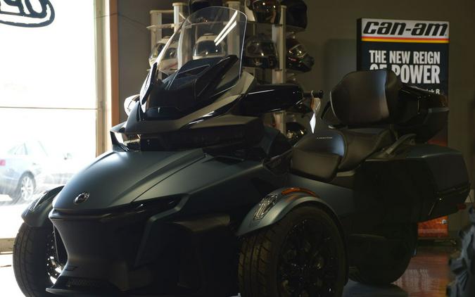 2025 Can-Am® Spyder RT Limited Dark Wheels