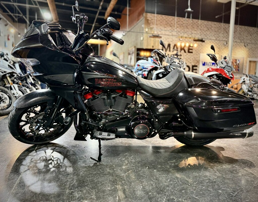2024 Harley-Davidson® CVO™ Road Glide® ST Raven Metallic