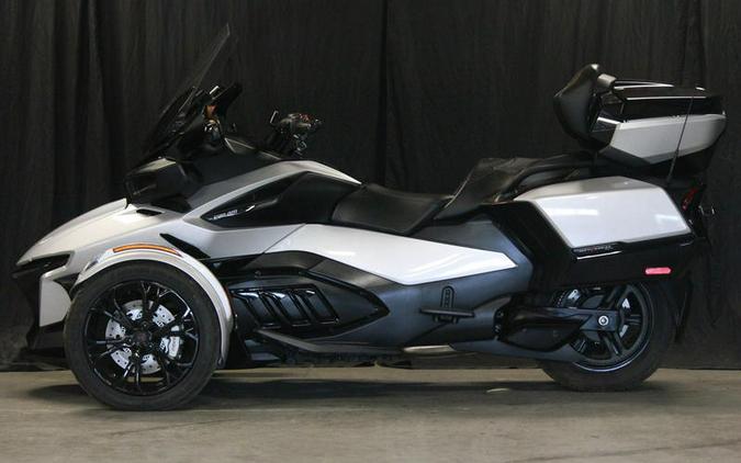 2022 Can-Am® Spyder RT Limited Dark Wheels