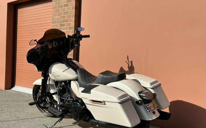 Harley-Davidson® Street Glide® ST White Sand Pearl