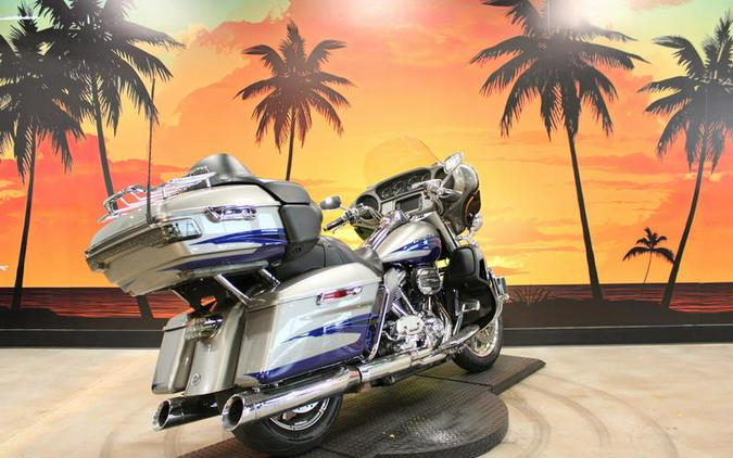 2017 Harley-Davidson® FLHTKSE - CVO™ Limited
