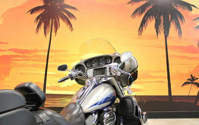 2017 Harley-Davidson® FLHTKSE - CVO™ Limited