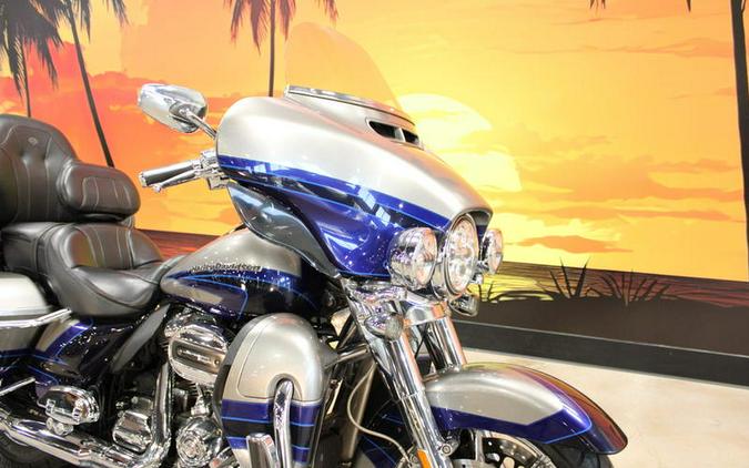 2017 Harley-Davidson® FLHTKSE - CVO™ Limited