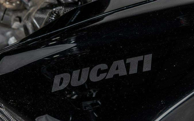 2023 Ducati Diavel V4 Ducati Red V4