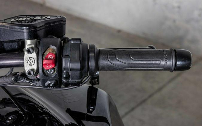 2023 Ducati DIAVEL V4 Thrilling Black - PB000561
