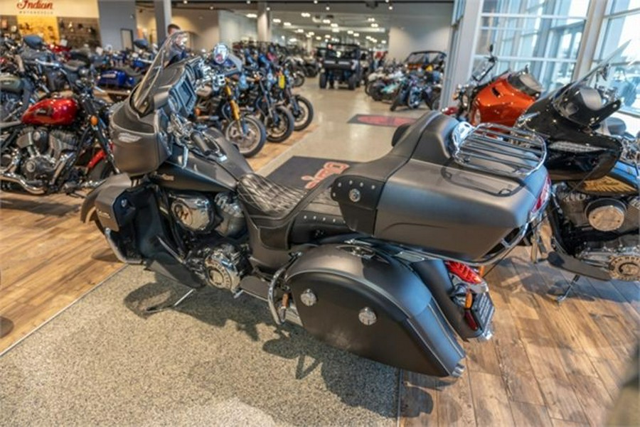 2019 Indian Motorcycle® Roadmaster® Steel Gray Smoke / Thunder Black Smoke