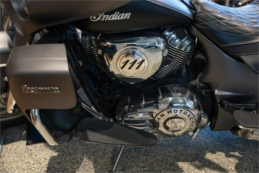 2019 Indian Motorcycle® Roadmaster® Steel Gray Smoke / Thunder Black Smoke