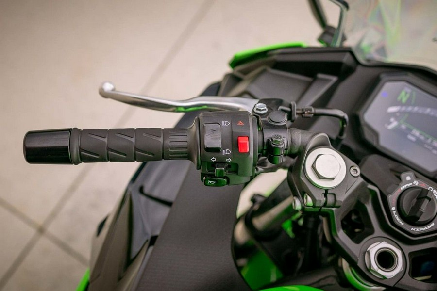 2025 Kawasaki Ninja® 500 KRT Edition SE ABS