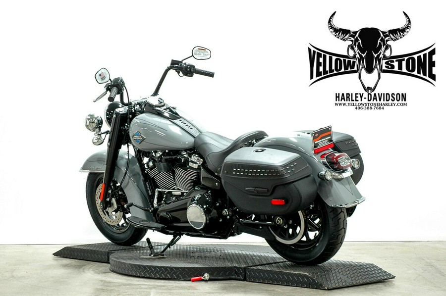 2026 Harley-Davidson® Heritage Classic Dark Billiard Gray Chrome Solo Cast Wheels