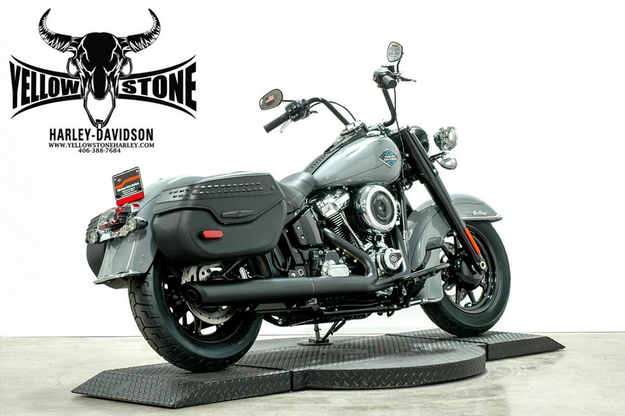 2026 Harley-Davidson® Heritage Classic Dark Billiard Gray Chrome Solo Cast Wheels