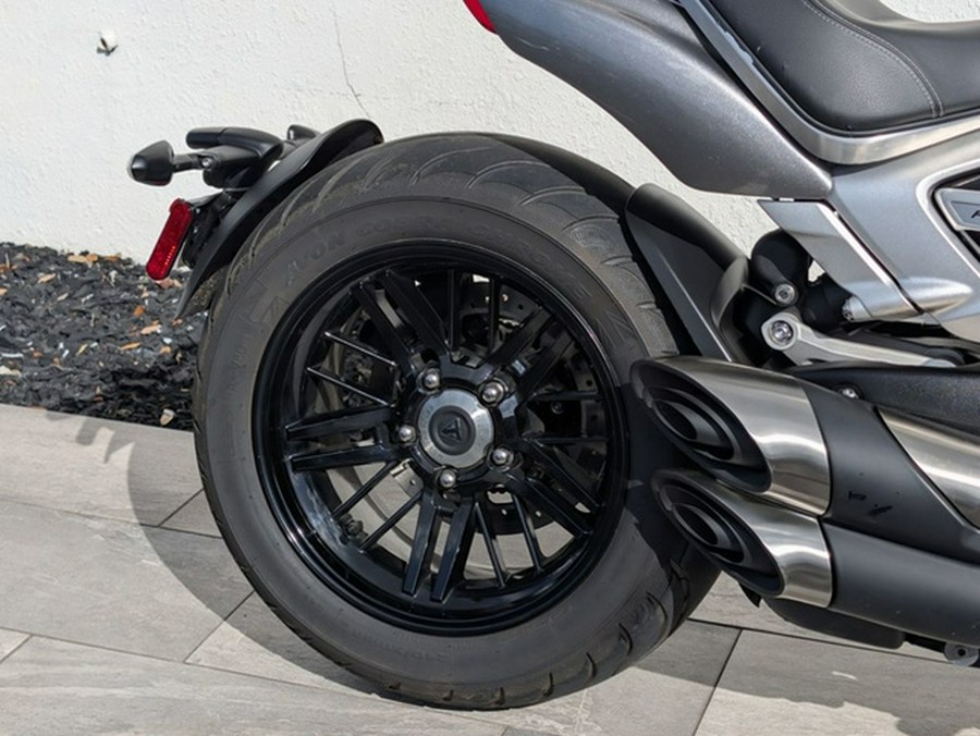 2022 Triumph Rocket 3 R Silver Ice Cranberry Red