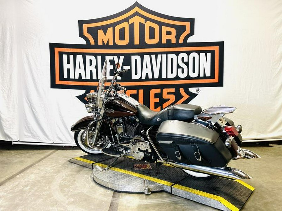 2011 Harley-Davidson® FLHRC103