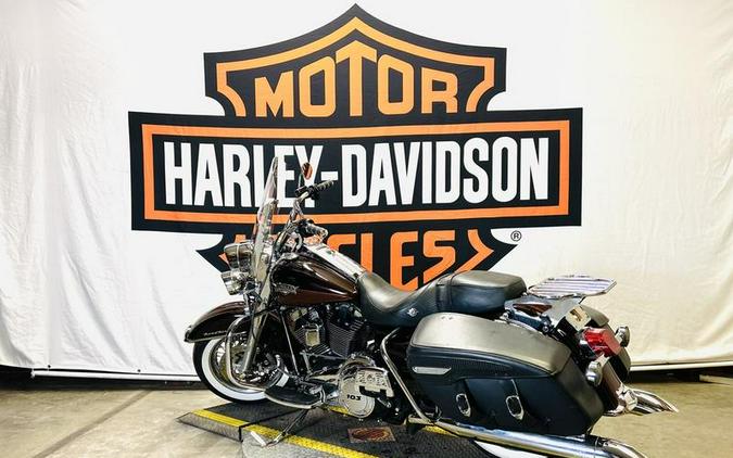 2011 Harley-Davidson® FLHRC103