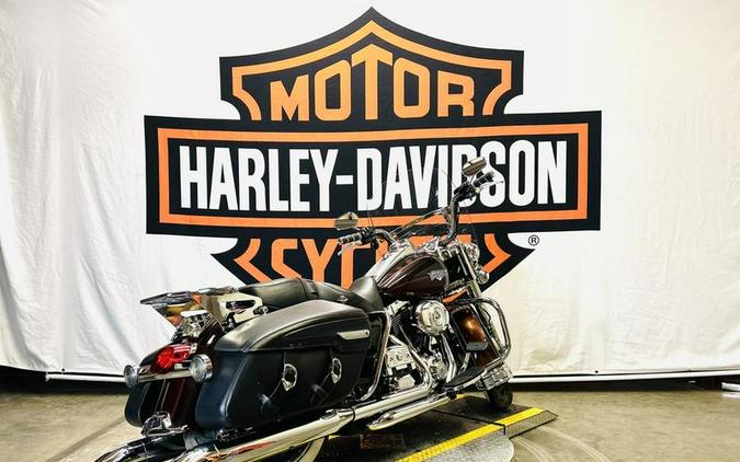 2011 Harley-Davidson® FLHRC103