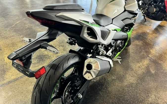 2024 Kawasaki Z7 Hybrid ABS