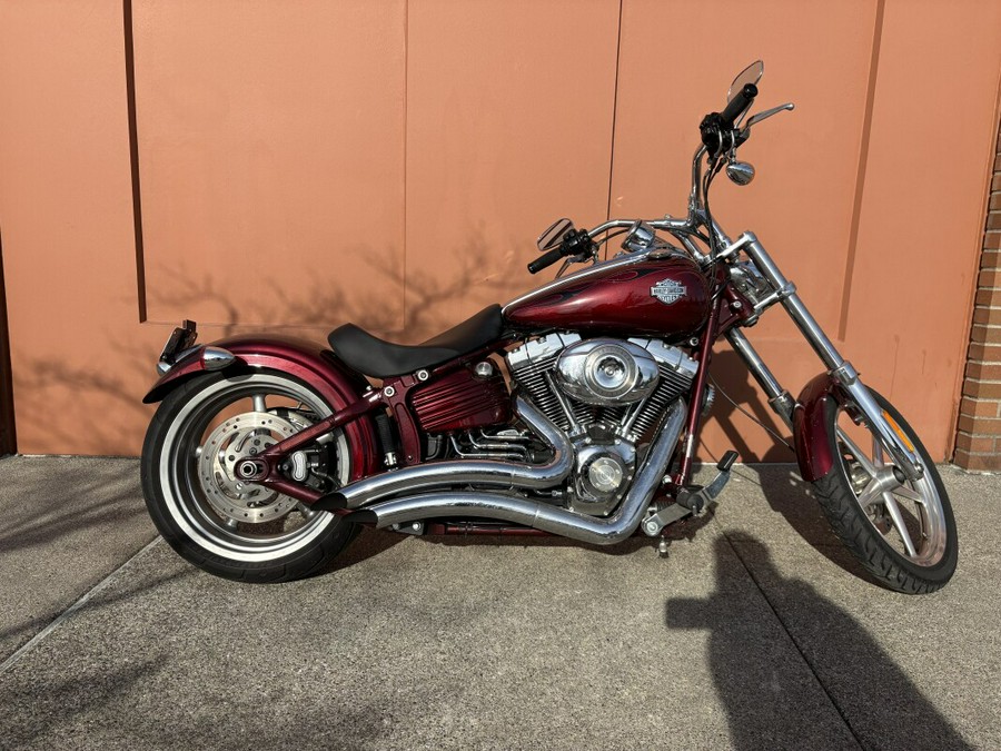 Harley-Davidson® Softail® Rocker™ C Crimson Red Sunglo Deluxe