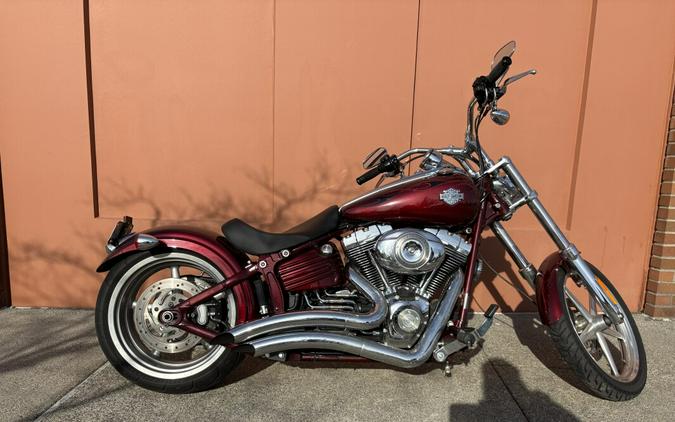 Harley-Davidson® Softail® Rocker™ C Crimson Red Sunglo Deluxe