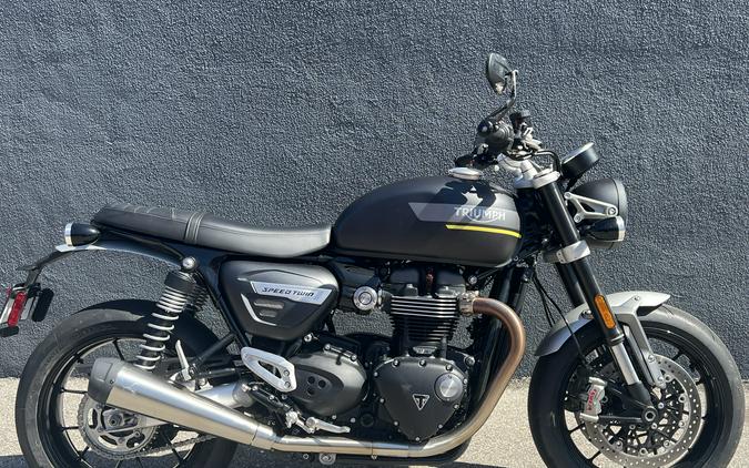 2022 TRIUMPH SPEED TWIN 1200 BASE