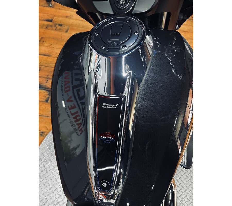 2026 Harley-Davidson® Street Glide® MIDNIGHT EMBER