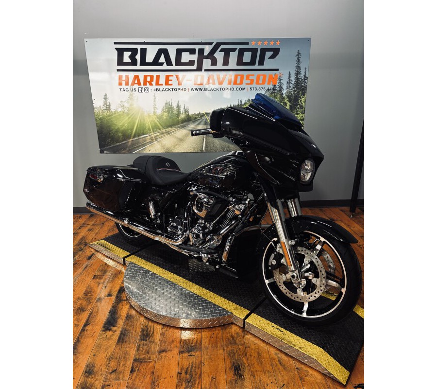 2026 Harley-Davidson® Street Glide® MIDNIGHT EMBER