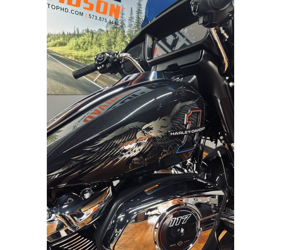 2026 Harley-Davidson® Street Glide® MIDNIGHT EMBER