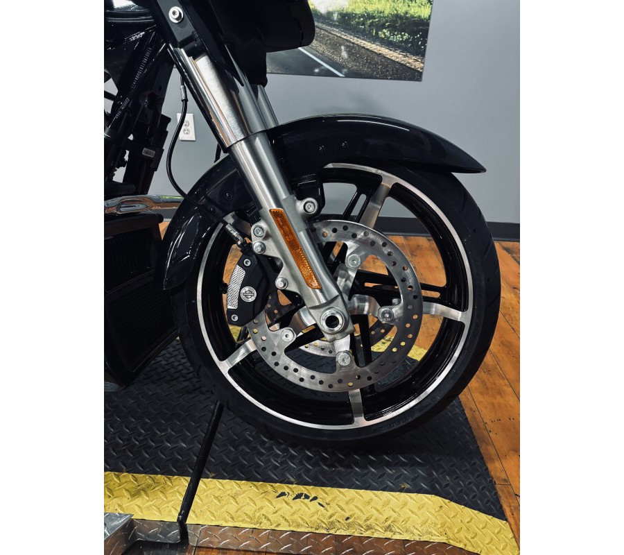 2026 Harley-Davidson® Street Glide® MIDNIGHT EMBER