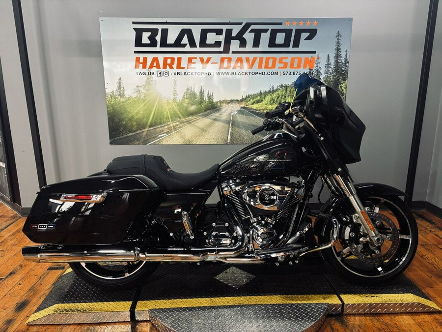2026 Harley-Davidson® Street Glide® MIDNIGHT EMBER