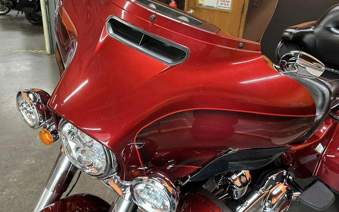 2023 Harley-Davidson FLHTCUTGAN - Tri Glide Ultra Anniversary Edition