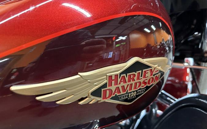 2023 Harley-Davidson FLHTCUTGAN - Tri Glide Ultra Anniversary Edition