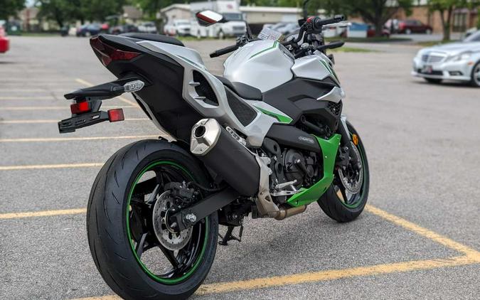 2024 Kawasaki Z7 Hybrid ABS