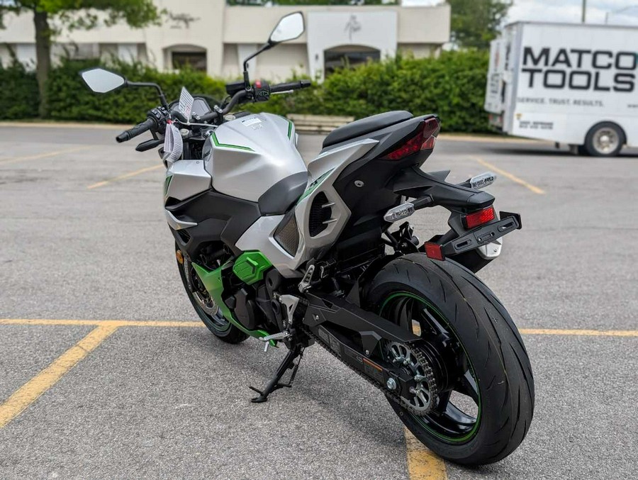 2024 Kawasaki Z7 Hybrid ABS