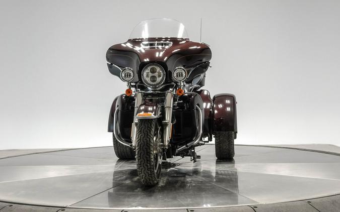 2014 HARLEY-DAVIDSON FLHTCUTG TRI GLIDE ULTRA in Blackened Cayenne