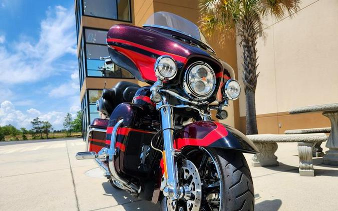 2017 Harley-Davidson® FLHTKSE - CVO™ Limited