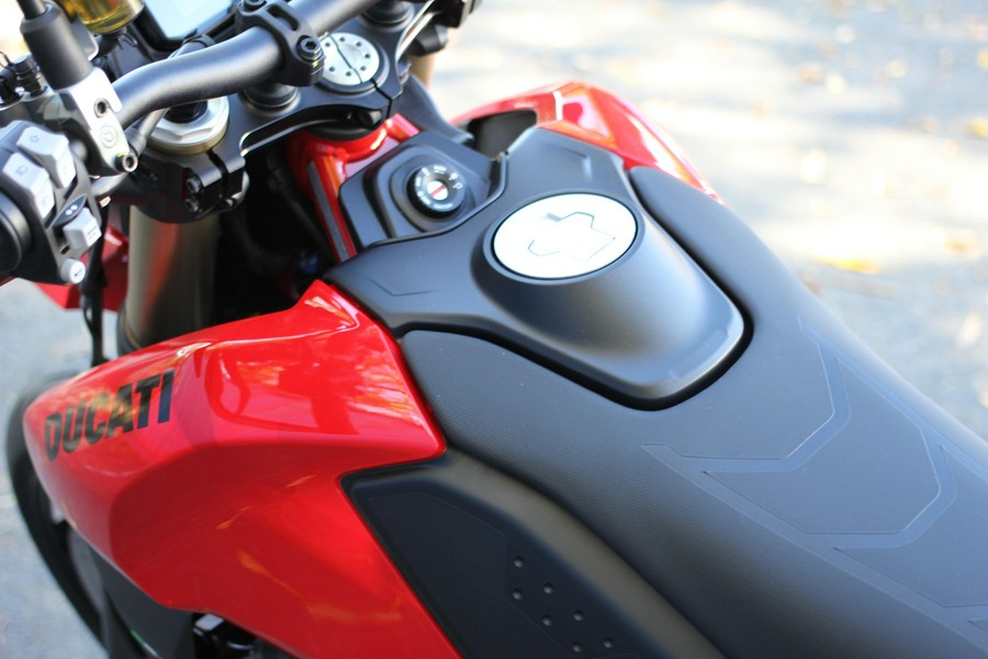 2025 Ducati Hypermotard 698