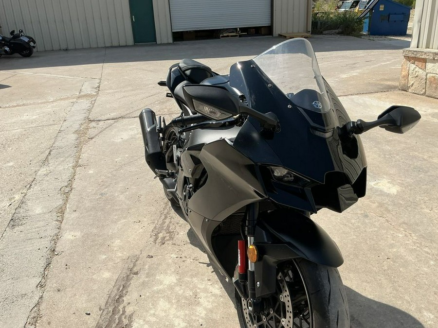 2024 Kawasaki Ninja® ZX™-10R Base