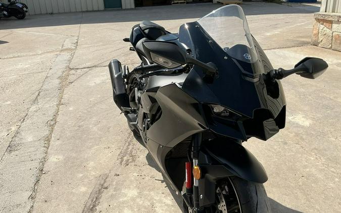 2024 Kawasaki Ninja® ZX™-10R Base
