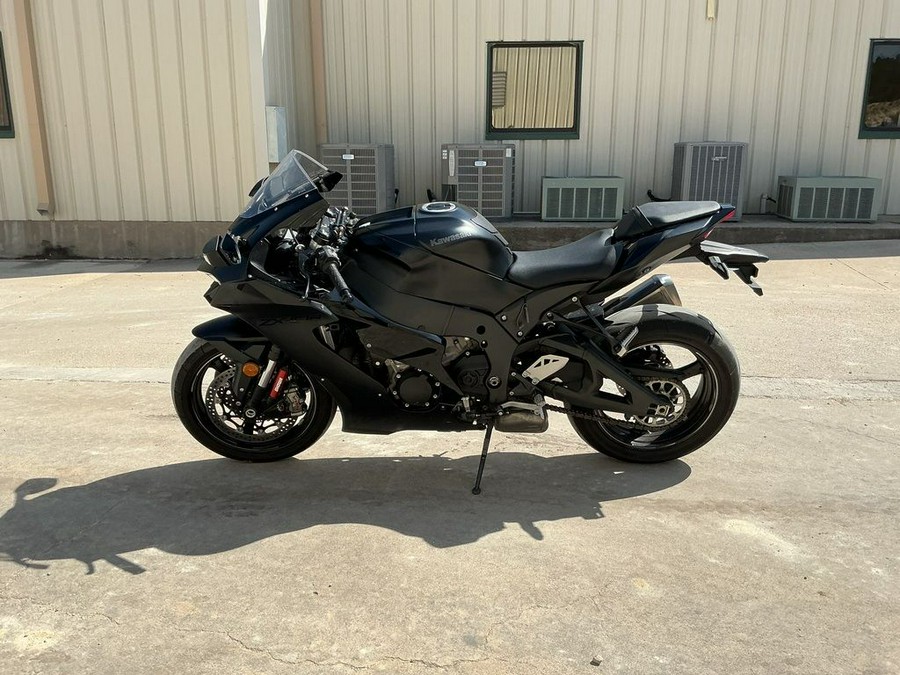 2024 Kawasaki Ninja® ZX™-10R Base