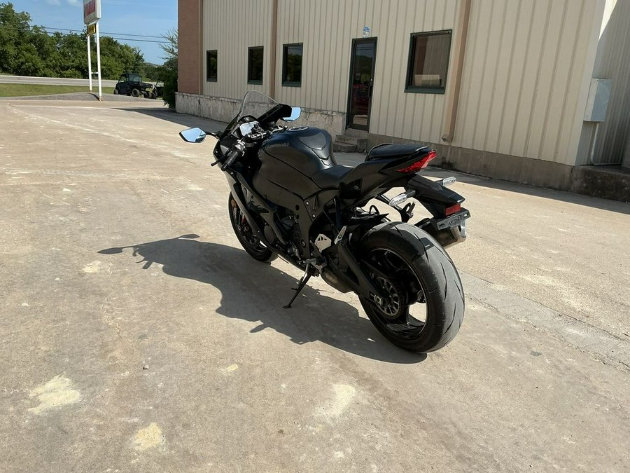2024 Kawasaki Ninja® ZX™-10R Base