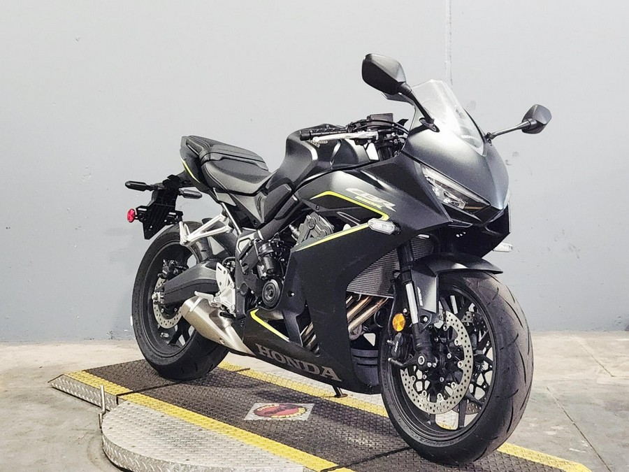 2026 Honda CBR650R E-Clutch